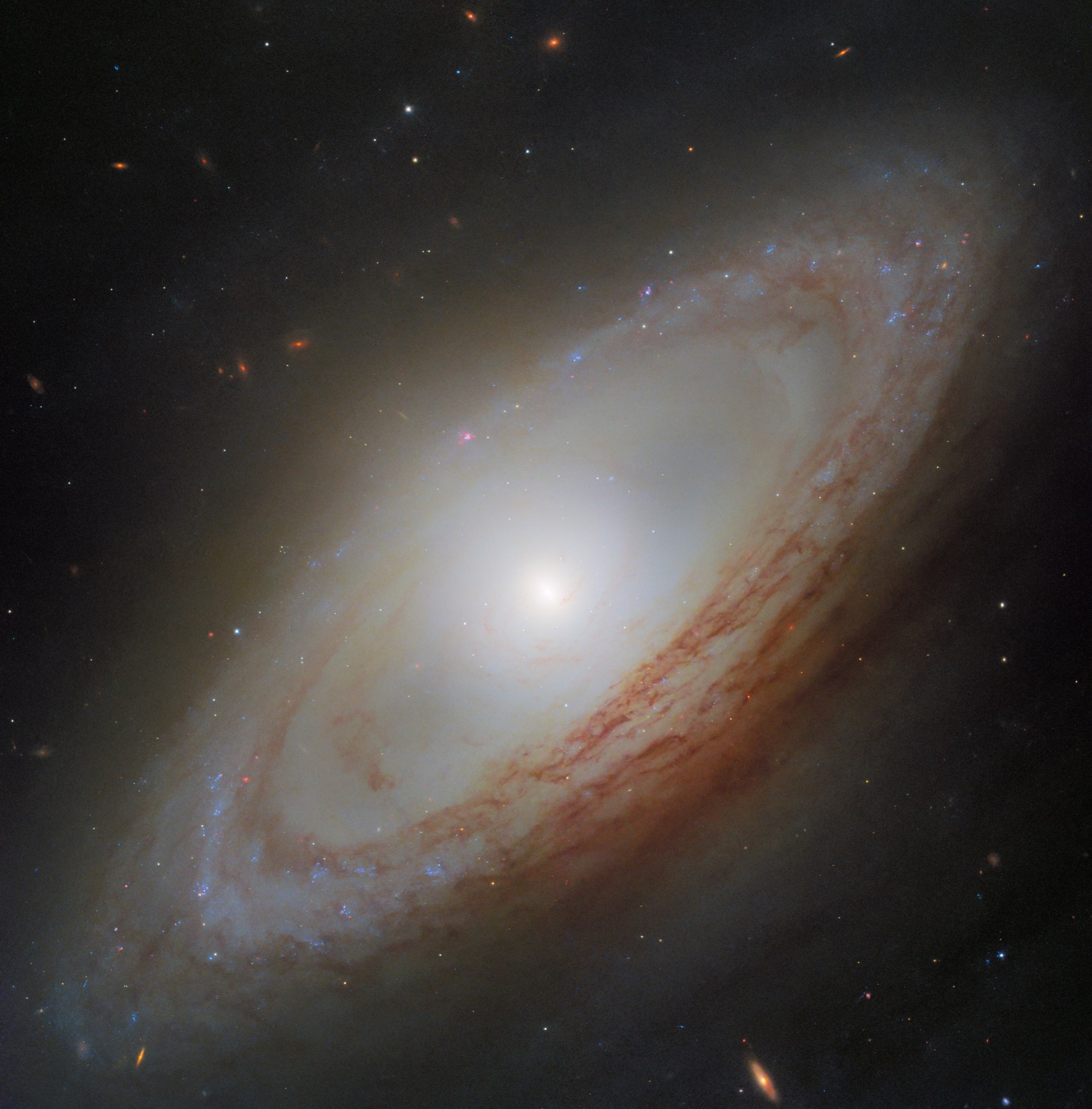 eli5, simple explanation, Hubble Spots Chaotic Secret in Galaxy, Explained Simply, eli5